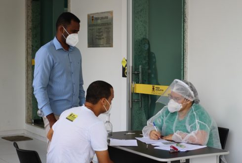 Câmara de Vereadores de Cruz das Almas realiza testes de coronavírus em parlamentares e servidores
