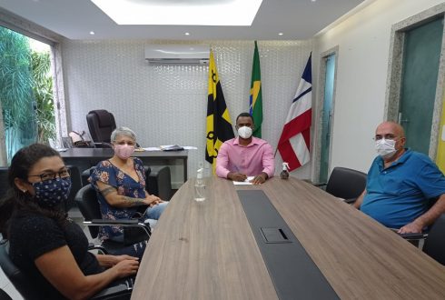 Protetores de animais participam de reunião com o presidente da Câmara de Vereadores de Cruz das Almas