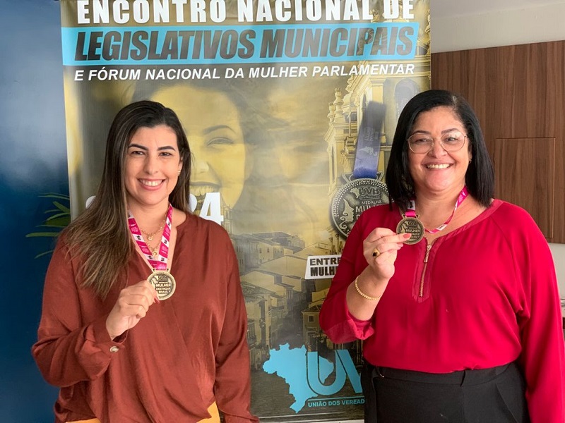 Vereadoras Camila Moura e Maria Cedraz recebem a Medalha Mulher Destaque Brasil