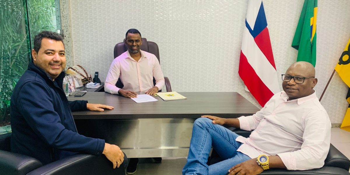 Câmara de Vereadores firma convênio com Faculdade Brasileira do Recôncavo para estágios de estudantes de Direito